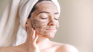 Face Scrub Uses, Benefits, and Best-Suited Products