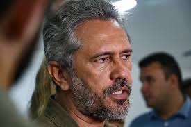 A sombra de Camilo e o futuro de Elmano