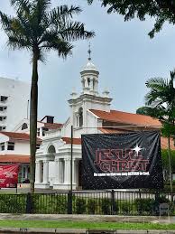 In 1995, the television corporation of singapore (tcs) broadcast a television serial titled doctor justice, starring collin chee and aileen tan. The Dead Cockroach The Mystery Of The Curry Murder Case Orchard Road Presbyterian Church
