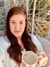 Emma Leach's Instagram, Twitter & Facebook