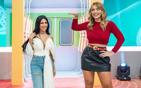 Big brother brasil on pipoca arthur picoli camarote karol conká #listadeparticipantes. Rafa Kalimann Brinca Com Diferenca De Altura Entre Ela E Simaria