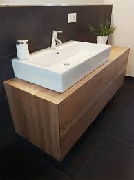 Waschtisch Aus Eiche Massiv Mit Drei Schubkasten Und Einer Tur Moderne Badezimmermobel Waschtisch Badezimmer Unterschrank Holz