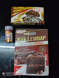 1/2 camca besar pes coklat perasa kacang hazel 1 biji kuning telur 100 gm tepung gandum 100 gm tepung berserbuk penaik 60 gm coklar urai 70 gm coklat masakan,cairkan cara penyediaan 1. Coklat Masakan Hitam Putih Cooking Chocolate Dark White 200g Bunga Raya Ku S Shopee Malaysia