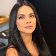 Inna's debut single, hot, was sent to romanian radio stations in august 2008.it topped the romanian charts that winter, prompting her to be booked at romanian nightclubs. Inna Net Worth Salary Bio Height Weight Age Wiki Zodiac Sign Birthday Fact