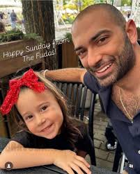 even his back is attractive, fine, good and so hot asf! 😌