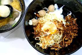 Kin kin was originally from kuala lumpur and had three outlets under the name of restoran kin kin. Closed Kin Kin Chilli Pan Mee No More Queue Not Bad A Bowl Danielfooddiary Com