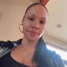 Shelby Lenten's Instagram, Twitter & Facebook