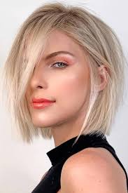 Stylists recommend forgoing thick, straight bangs as these don't look as attractive as other options. Layered Bob Haircuts Why You Should Get One In 2021 Glaminati Com