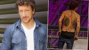 Nico vázquez le contestó las críticas a marley. El Nuevo Y Enorme Tatuaje De Nico Vazquez En La Espalda El Leon Y El Samurai Van De La Mano Ciudad Magazine