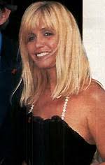 Italian singer who was active as a recording artist between 1966 and 1989. Biografia Di Dori Ghezzi