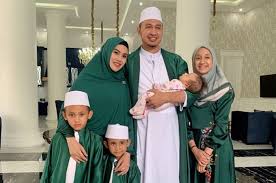 Kartika chandra hotel is easy to access from the airport. Kartika Putri Ungkap Perjalanan Hijrahnya Bermula Dari Dengar Lantunan Alquran Saat Kesulitan Tidur Pikiran Rakyat Com