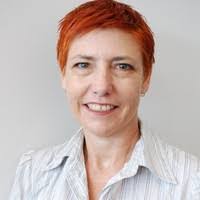 Lara Connell's Instagram, Twitter & Facebook