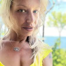 Randi Baxter (@blondiesroots) • Instagram photos and videos