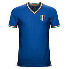 Savoy blue is the common colour of the national teams representing italy, as it is the traditional paint of the royal house of savoy, which reigned over the kingdom of italy from 1860 to 1946. Italien Azzurri Retrofootball