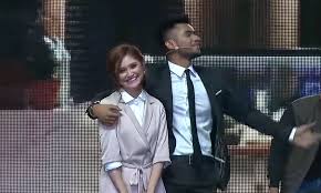 Redza, 26, berkata, ayda banyak membantu saat dia jatuh dan melalui kesukaran dalam hidup. Redza Rosli Nafi Sengaja Rangkul Bahu Ayda Jebat