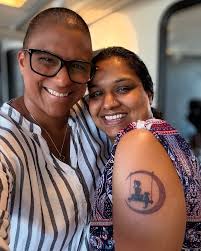 Nu kom hon äntligen upp till Göteborg för att fira sin 40årsdag och då  passade jag på att lura in henne på studion. Så efter 10 års tjat har jag  nu äntligen