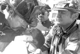 Fue nombrada como el beso de la vida por un editor del jacksonville journal, y apareció en los periódicos de todo el mundo en 1967. Besos Que Salvan Vidas Quo