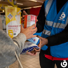 Voici les options que vous pouvez considérer en fonction de la taille et du caractère urgent ou non de votre envoi Colis Fraternels Qassama Association Humanitaire