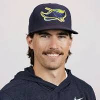 Alicia Lehr's Instagram, Twitter & Facebook