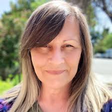 Colleen Pollard's Instagram, Twitter & Facebook