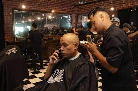 A place for a true gentleman,the product and the service,makes you feel like the kingsman. 15 Modern Barber Shops In Malaysia For Haircuts You Won T Regret