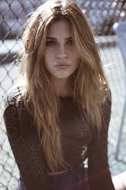 Messy hair doesn't mean you can style it, at least a bit. Messy Long Hair Long Hair Styles Hair Styles Hair