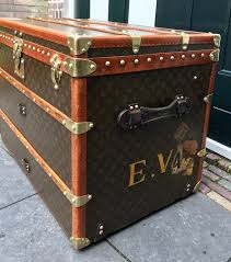 Combine its appeal with the practicality of efficient storage. Vintage Louis Vuitton Trunk Coffee Table The Art Of Mike Mignola