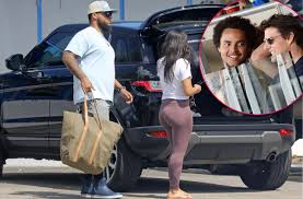 Connor Cruise Helps Female Friend Shop In Florida