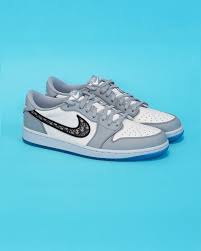 During the fall 2020 dior men's collection, maison dior and dior men artistic director kim jones i love mixing together different worlds, different ideas — and jordan brand and maison dior are both. Dior X Air Jordan 1 Low