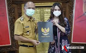 Jun 23, 2021 · solopos.com, blora — kuliner kabupaten blora, jawa tengah memang tidak bisa dilewatkan wisatawan saat berkunjung ke kota jati ini seperti jajanan serabi atau surabi yang khas nan lezat. Biduan Asal Jepara Resty Ananta Kini Masuk Belantika Musik