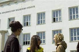 Maybe you would like to learn more about one of these? Kunstakademie Stuttgart Rundgang Macht Die Akademie Zur Ausstellungsbuhne Stuttgart Stuttgarter Nachrichten
