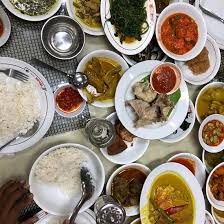 Sambal is a chili sauce or paste, typically made from a mixture of a variety of chili peppers with secondary ingredients such as shrimp paste, garlic, ginger, shallot, scallion, palm sugar, and lime juice. Restaurant Garuda Padang Jakarta Palmerah Menu Preise Restaurant Bewertungen Tripadvisor