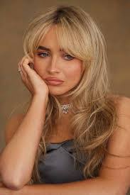 Megan Thibault's Instagram, Twitter & Facebook