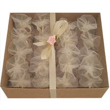 Conos para arroz o confeti. Expositor Con 25 Saquitos De Arroz Lila