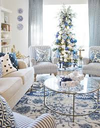 2019 Blue And White Christmas Decorating Tour Thistlewood Farm Salon Cocooning Salon Mode In 2020 Christmas Decorations Living Room White Christmas Decor Blue Decor