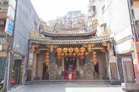 �建於清咸豐6年 �台北第一街 �主祀青山靈安尊王 �台北市定三級古蹟 �國家無形文化資產 【市定古蹟 艋舺青山宮】 �台北市萬華區貴陽街二段218號. è‰‹èˆºé'å±±å®® çœ‹è¦‹å°ç£360