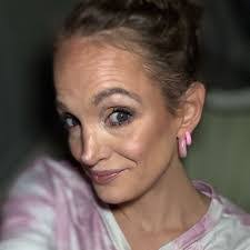 Gayle Hammons's Instagram, Twitter & Facebook