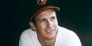 Dihigo, Linares y Gurriel, una trilogía en busca del más completo CubaNet