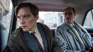 «deutschland 83» von anna und jörg winger war 2015 in sachen quoten für rtl enttäuschend, aber für die serienlandschaft ein großer aufschlag: Deutschland 89 Channel 4 Review The Wall Comes Down What Next