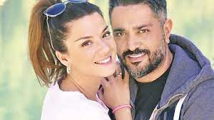 Αν και όλοι πίστευαν πως ο γάμος τους θα γίνει μέσα στο καλοκαίρι, το ζευγάρι έκανε την έκπληξη και παντρεύτηκε τη δευτέρα 29/04. Basw Laskarakh Makari Na Er8ei Ena Deytero Paidi