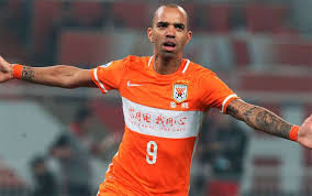 Diego tardelli (born 10 may 1985) is a brazilian footballer who plays as a central attacking midfielder for chinese club shandong luneng taishan fc. Com Foco Em 2019 Galo Sonda Situacao De Diego Tardelli Gazeta Esportiva