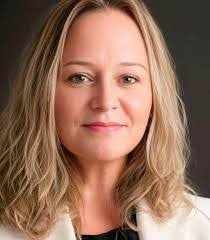 Iris Shepard's Instagram, Twitter & Facebook