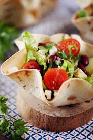 Salade Mexicaine Et Bol Tortilla Chefnini Recette En 2020 Salade Mexicaine Repas Mexicains Cuisine Mexicaine