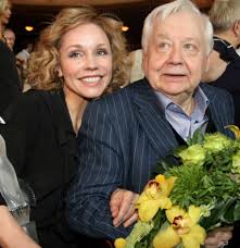 Актриса рассказала, что всегда жила по полной — работой, мужем, детьми — и. Marina Zudina Rasskazala Kak Nachinalsya Ee Roman S Olegom Tabakovym Starhit Ru