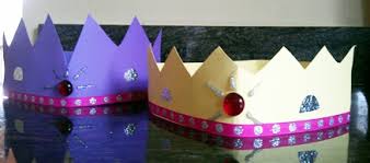 Steps to make a crown of sheets of paper. Three Kings Craft Make A Crown A Diy For Kids Incultureparent