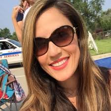 Lupe Olmos (@LaFemmeLupita)