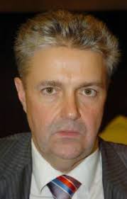 Saarbrückens Stadtverbandspräsident Michael Burkert nimmt am Freitagabend  zusammen mit seiner