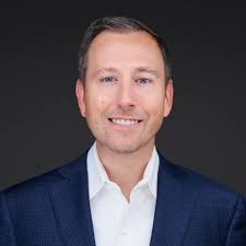 There are 3 important things I learned while working in social this year:  1. Community matters more than you think it does. 2. Visibility +  storytelling can propel your career further than