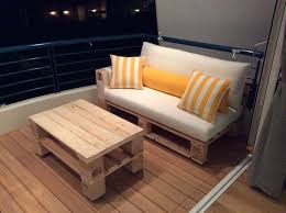 The black diy pallet sectional sofa project 2. Kleine Terrasse Mit Diy Sofa Aus Paletten Einrichten Freshouse