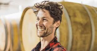 Darum hält dieser junge Landwirt Schafe im Weinberg